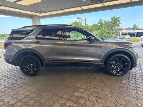Certified 2024 Ford Explorer ST-Line w/ Class IV Trailer Tow Package AWD/4WD image 5