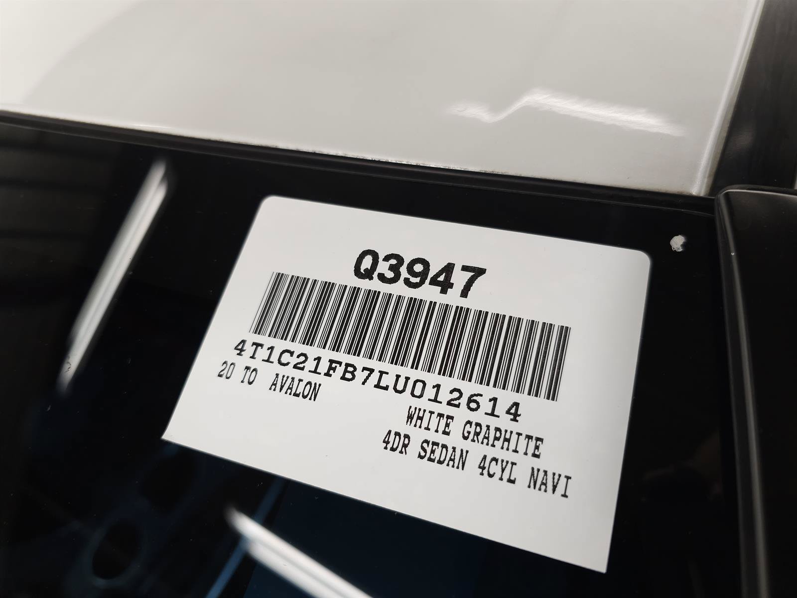 Used 2020 Toyota Avalon Limited w/ All Weather Liner Package FWD image 33