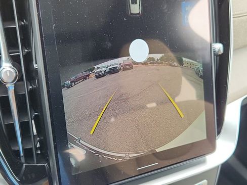 New 2026 Volvo XC90 B6 Core image 21