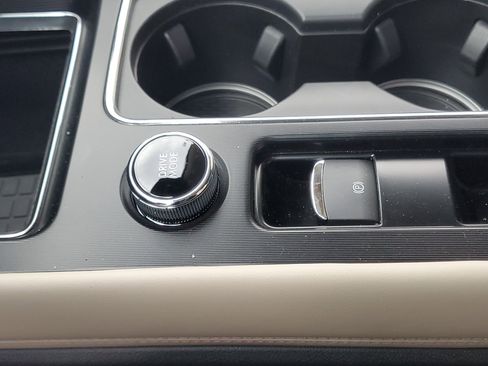 New 2026 Lincoln Corsair Premiere image 24