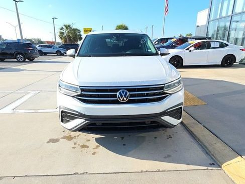 Used 2023 Volkswagen Tiguan SE image 9