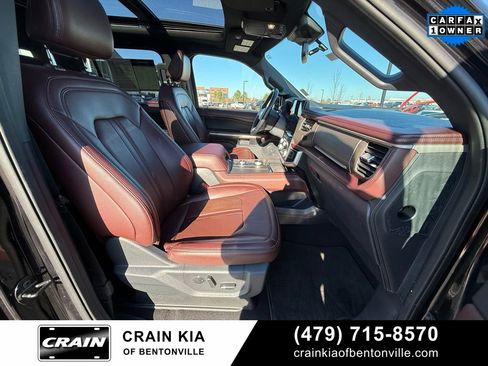 Used 2024 Ford Expedition Limited image 34