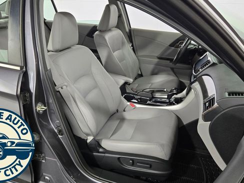 Used 2017 Honda Accord EX-L image 38