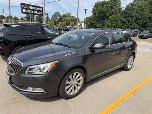 Used 2016 Buick LaCrosse FWD image 1