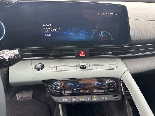 Used 2025 Hyundai Elantra Limited FWD image 20