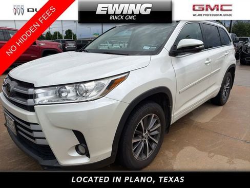 Used 2018 Toyota Highlander XLE image 1