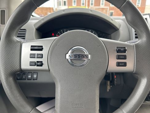 Used 2019 Nissan Frontier SV image 13