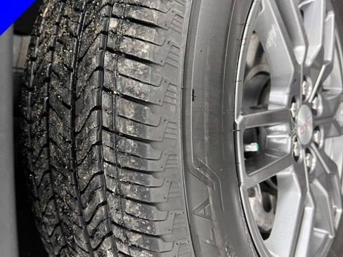 Certified 2025 GMC Acadia Elevation FWD image 18