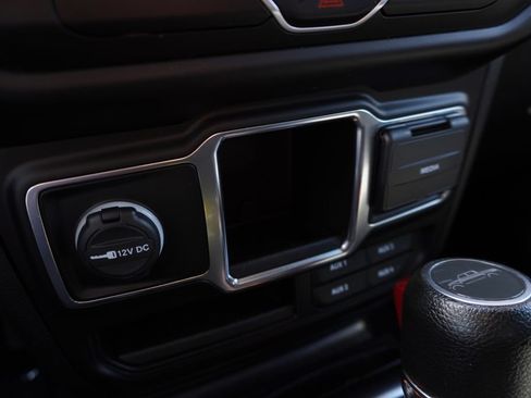 Used 2021 Jeep Gladiator Sport AWD/4WD image 18