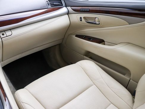 Used 2014 Lexus LS 460 L RWD image 19