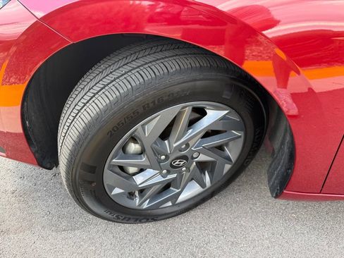 Certified 2024 Hyundai Elantra SE FWD image 28