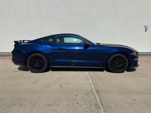Used 2019 Ford Mustang GT w/ GT Performance Package RWD image 9