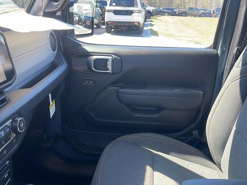 New 2026 Jeep Gladiator Sport AWD/4WD image 22