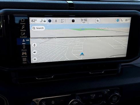 Used 2024 Jeep Gladiator Sport image 15