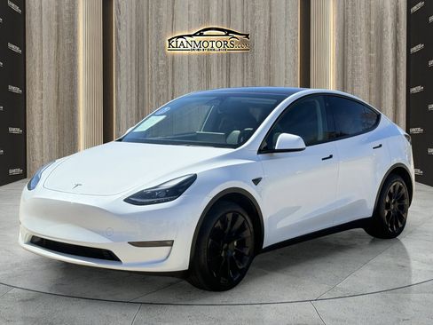 Used 2023 Tesla Model Y Long Range image 5