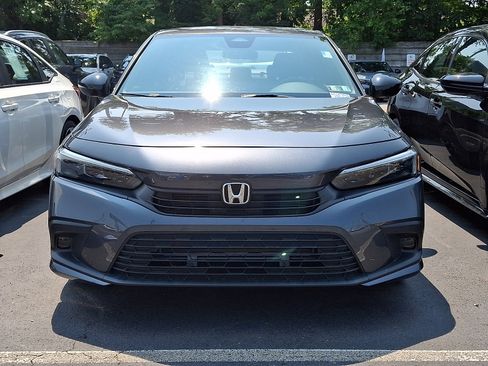 Used 2023 Honda Civic Sport image 2