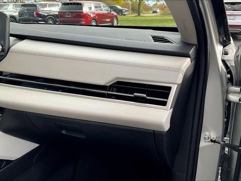 Used 2022 Mitsubishi Outlander SEL image 16