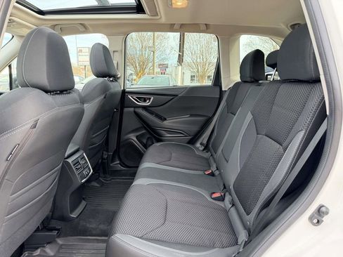 Used 2020 Subaru Forester Premium image 17
