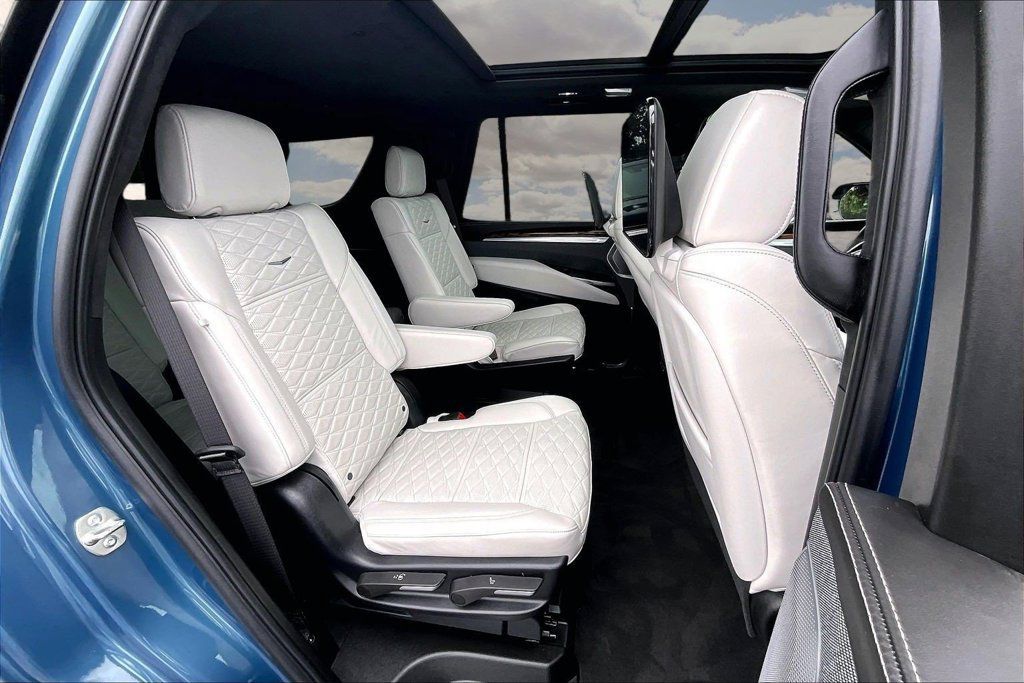 Certified 2025 Cadillac Escalade Sport Platinum AWD/4WD image 25