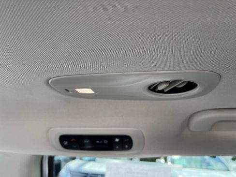 Used 2024 Chrysler Pacifica Touring-L FWD image 48