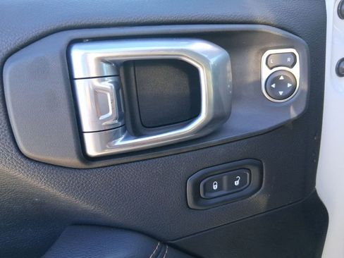 Used 2022 Jeep Wrangler Unlimited High Altitude image 20