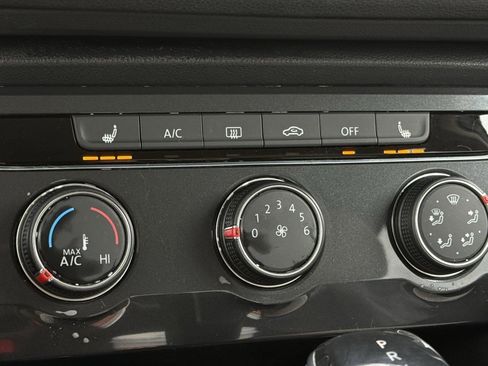 Certified 2022 Volkswagen Tiguan S image 12