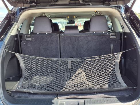 Used 2023 Toyota Highlander L FWD image 21