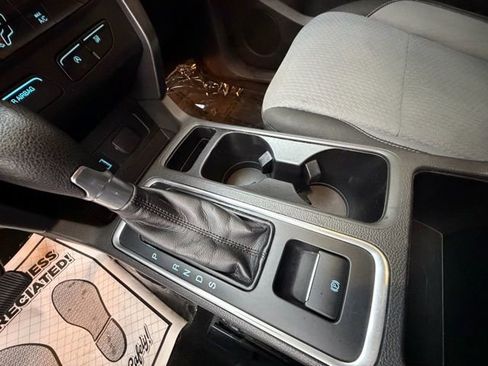 Used 2017 Ford Escape SE image 19