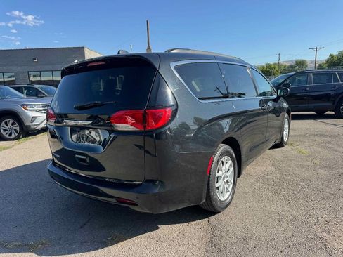 Used 2020 Chrysler Voyager Lxi w/ Cold Weather Group image 7