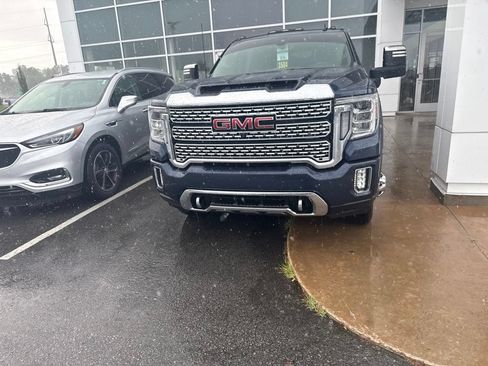 Used 2022 GMC Sierra 3500 Denali AWD/4WD image 9
