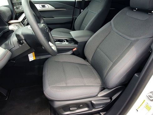 New 2026 Ford Explorer Active RWD image 13