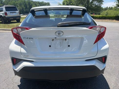 Used 2020 Toyota C-HR XLE FWD image 6