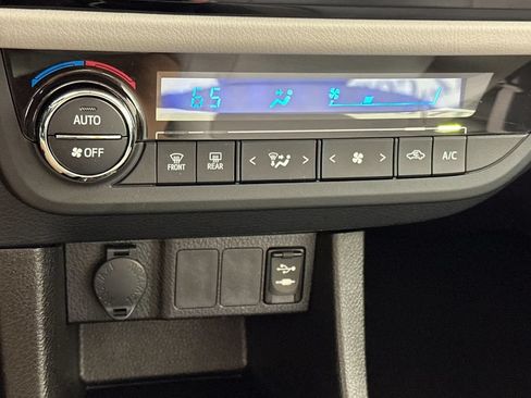 Used 2016 Toyota Corolla LE FWD image 22