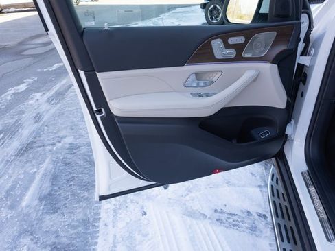 Certified 2025 Mercedes-Benz GLS 450 4MATIC image 14