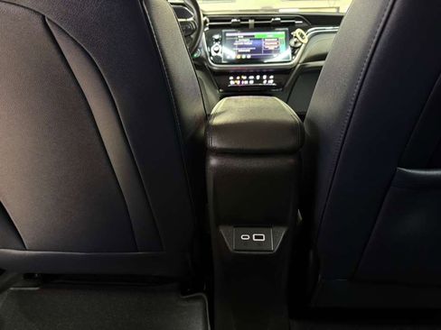 Used 2022 Chevrolet Bolt EUV LT w/ Convenience Package image 37