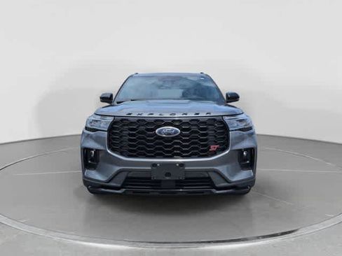 Used 2025 Ford Explorer ST AWD/4WD image 3