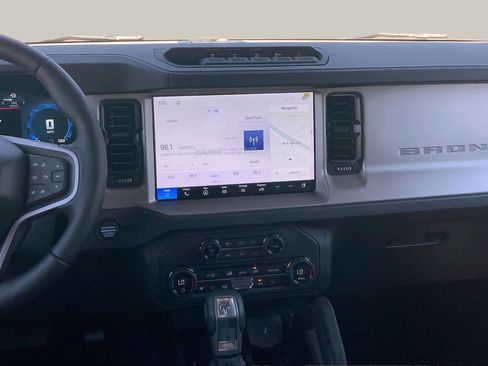 New 2026 Ford Bronco Outer Banks w/ Sasquatch Package AWD/4WD image 6