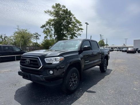 Used 2023 Toyota Tacoma SR5 w/ SR5 Appearance Package RWD image 3