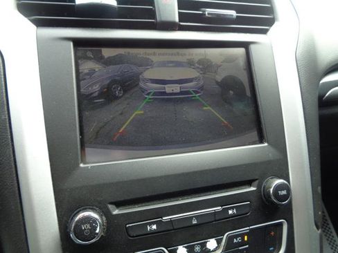 Used 2016 Ford Fusion SE FWD image 39