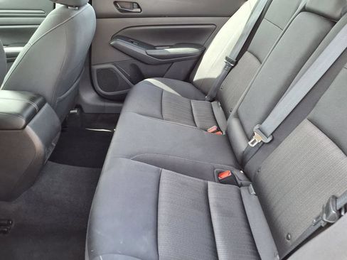 Used 2024 Nissan Altima 2.5 SV FWD image 12