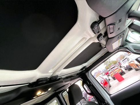 Used 2021 Jeep Wrangler Unlimited Sport image 23