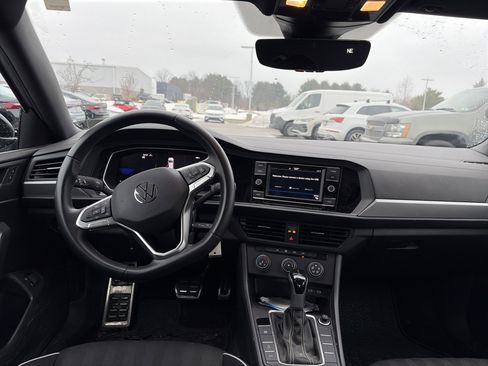 Used 2023 Volkswagen Jetta Sport image 12