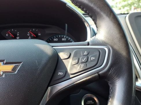 Used 2018 Chevrolet Equinox LT FWD image 21