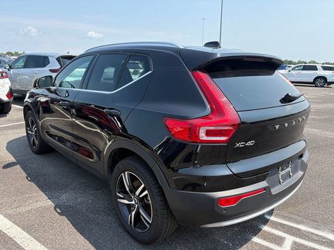 Used 2025 Volvo XC40 B5 Core AWD/4WD image 5
