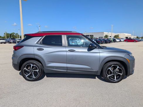 Used 2021 Chevrolet TrailBlazer RS w/ Technology Package FWD image 4