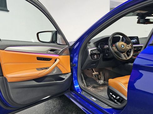 Used 2018 BMW M5 image 21