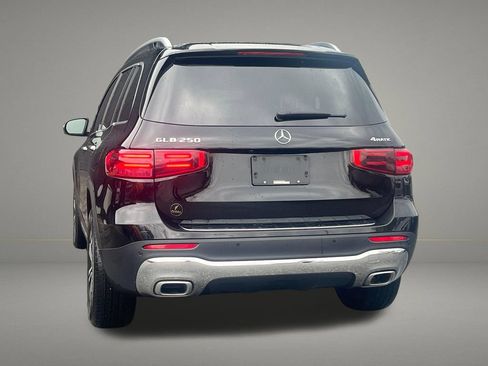 Used 2025 Mercedes-Benz GLB 250 4MATIC image 3