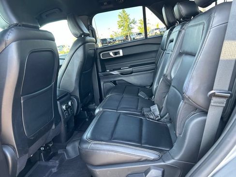 Used 2020 Ford Explorer XLT w/ Equipment Group 202A AWD/4WD image 27