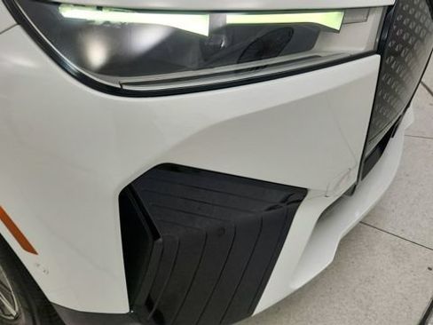 Used 2023 BMW iX xDrive50 w/ Sport Package AWD/4WD image 22