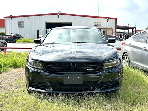 Used 2023 Dodge Charger SXT w/ Blacktop Package RWD image 2
